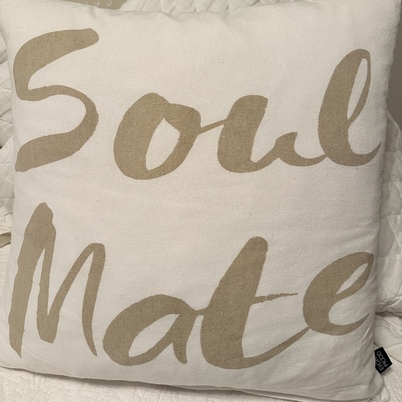 NWOT Nordstrom Eight Mood ‘Soul Mate’ Throw Pillow OS - Picture 3 of 10